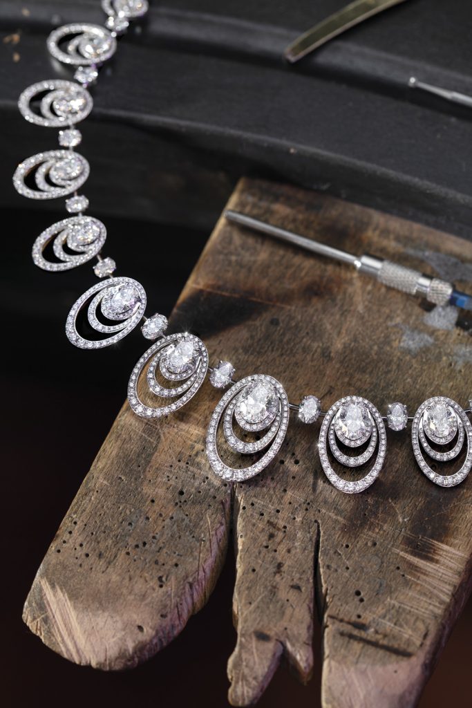 DOUX JOAILLIER LA HAUTE-JOAILLERIE MESSIKA  PREND SES QUARTIERS D’HIVER CHEZ DOUX JOAILLIER À COURCHEVEL !