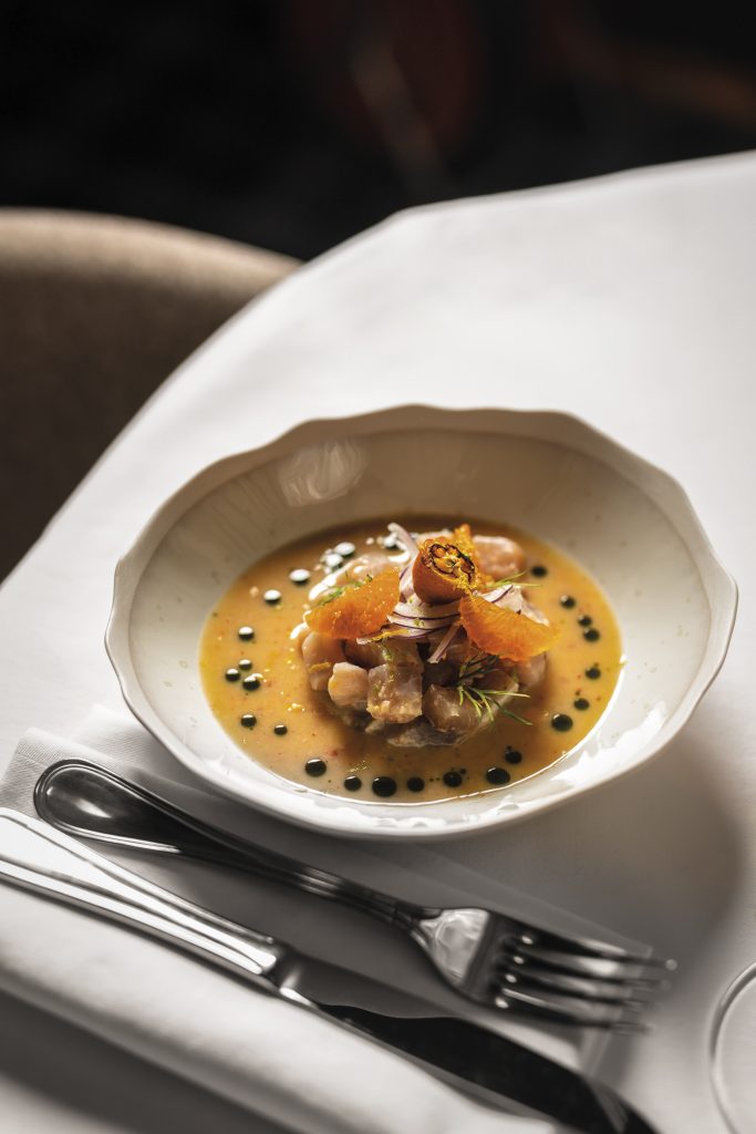 Ceviche de mulet aux agrumes par L'AVENTURE BY BAGATELLE GROUP